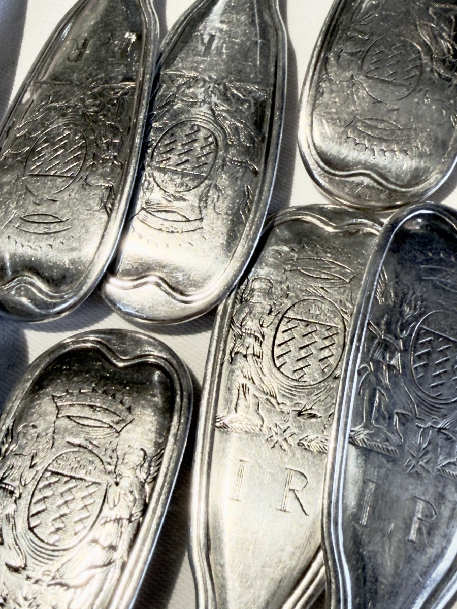 Valenciennes, Circa 1760, Solid Silver, Six Pieces Of Armorial Silverware-photo-4