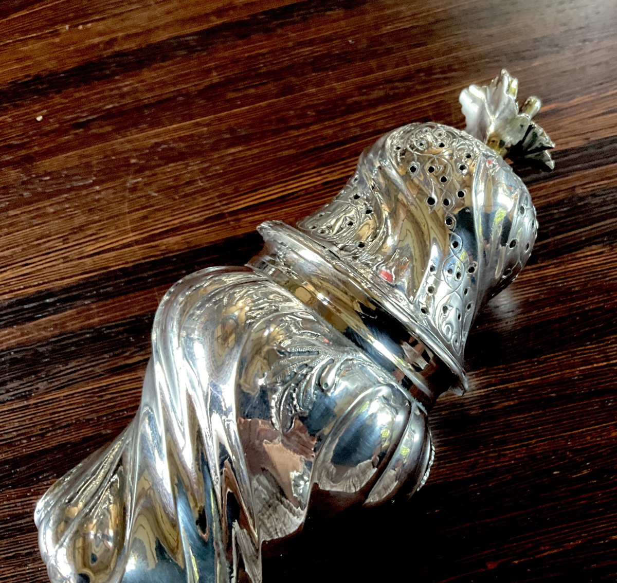 Liège 1750-1770, saupoudroir en argent , époque Louis XV -photo-1