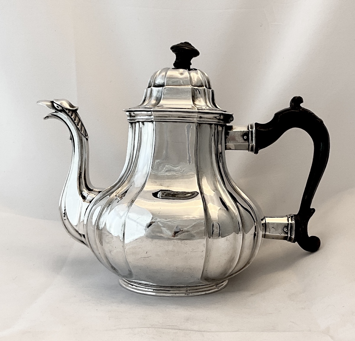 Bruges 1634 Silver Teapot -photo-2