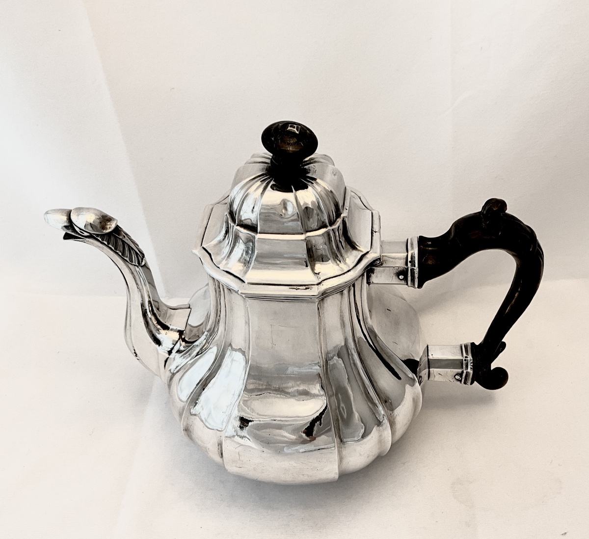 Bruges 1634 Silver Teapot -photo-3