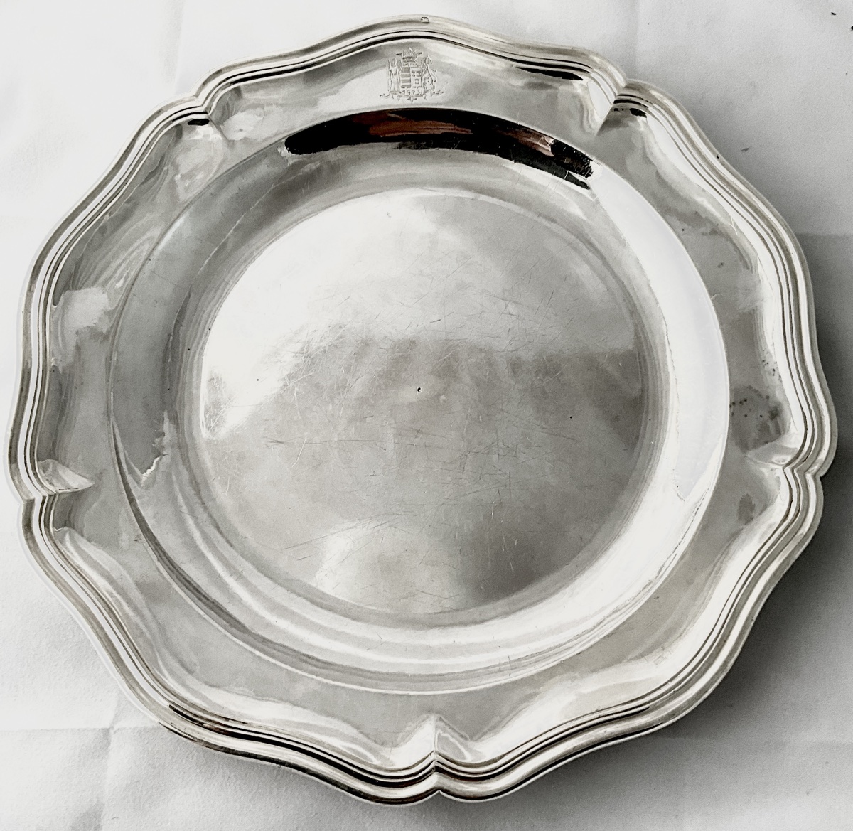 Poitiers1763, Marquis de Chavagnac, plat de service en argent massif, Pierre-Olivier Guidon-photo-3