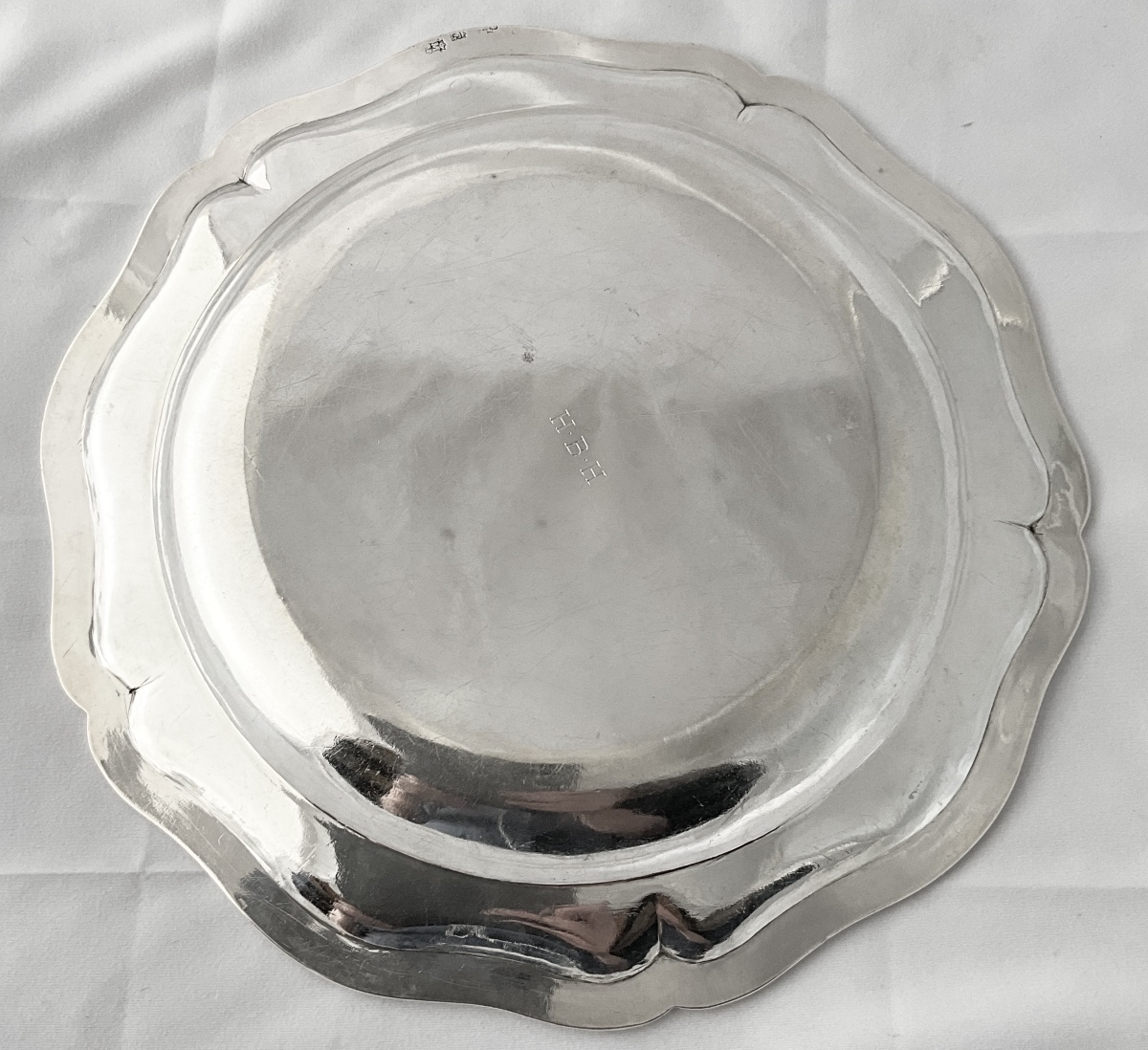 Poitiers1763, Marquis de Chavagnac, plat de service en argent massif, Pierre-Olivier Guidon-photo-2