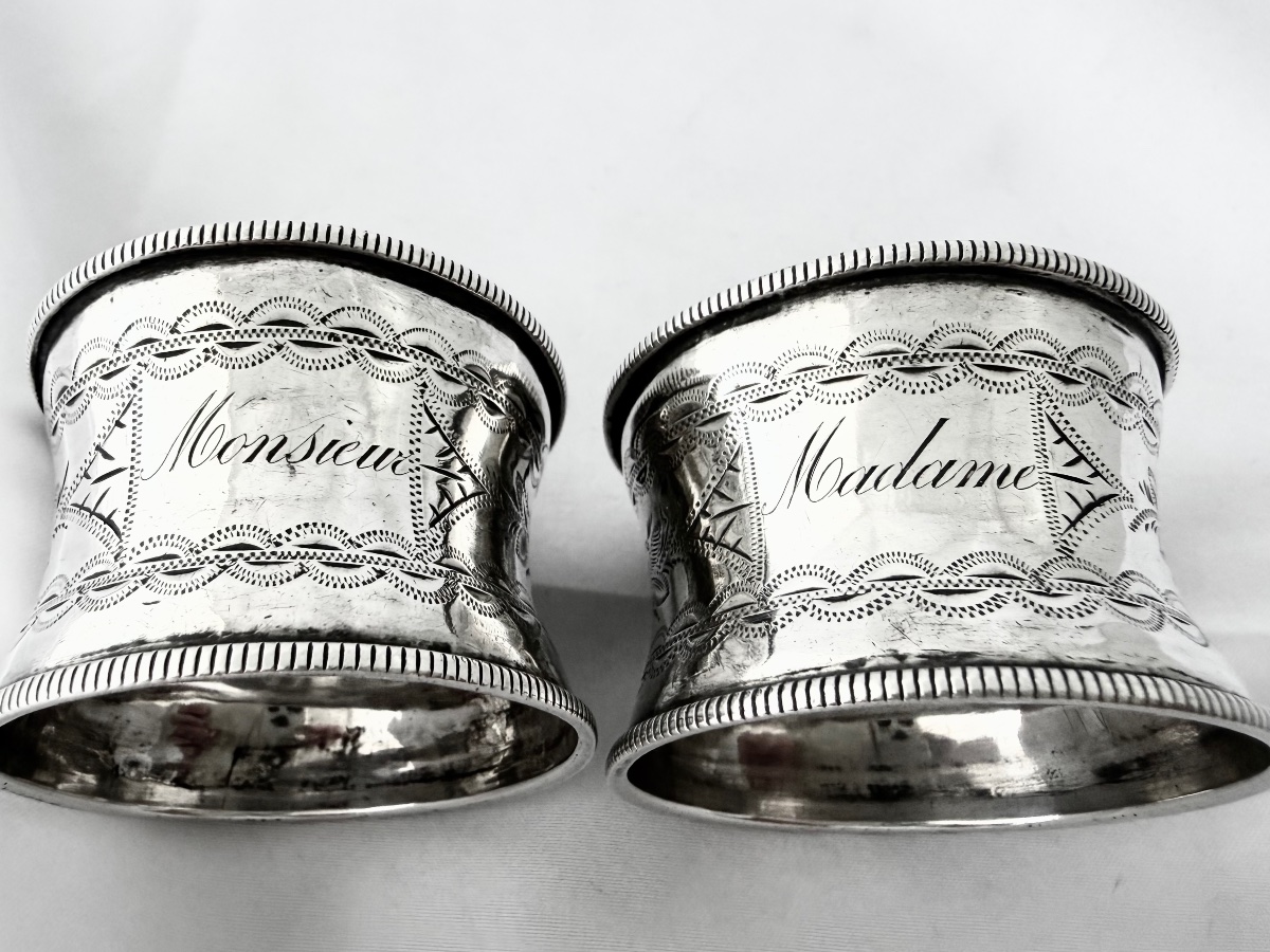 Paire de ronds de serviette en argent massif, France 1840-60 Madame Monsieur -photo-3