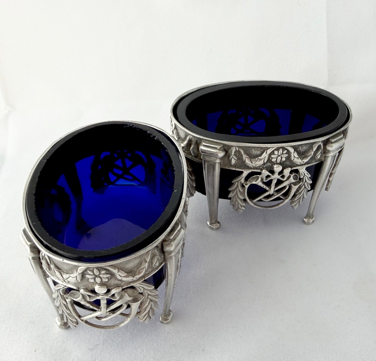 Mons 1791, paire de salières en argent massif et verre bleu, époque Louis XVI-photo-4