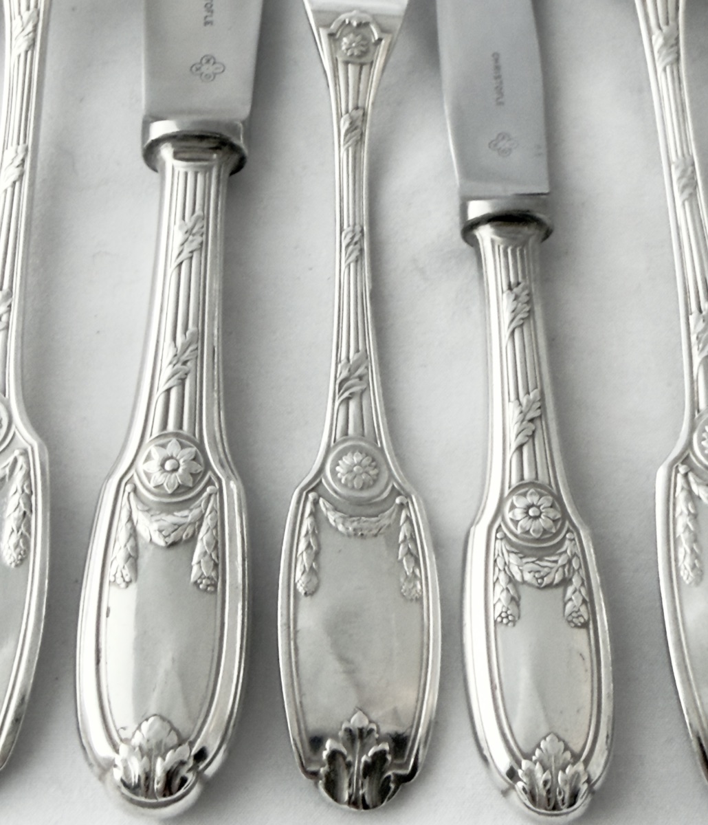 Christofle « Delafosse » 106 pièces en parfait état, Louis XVI , 12 personnes métal argenté -photo-4