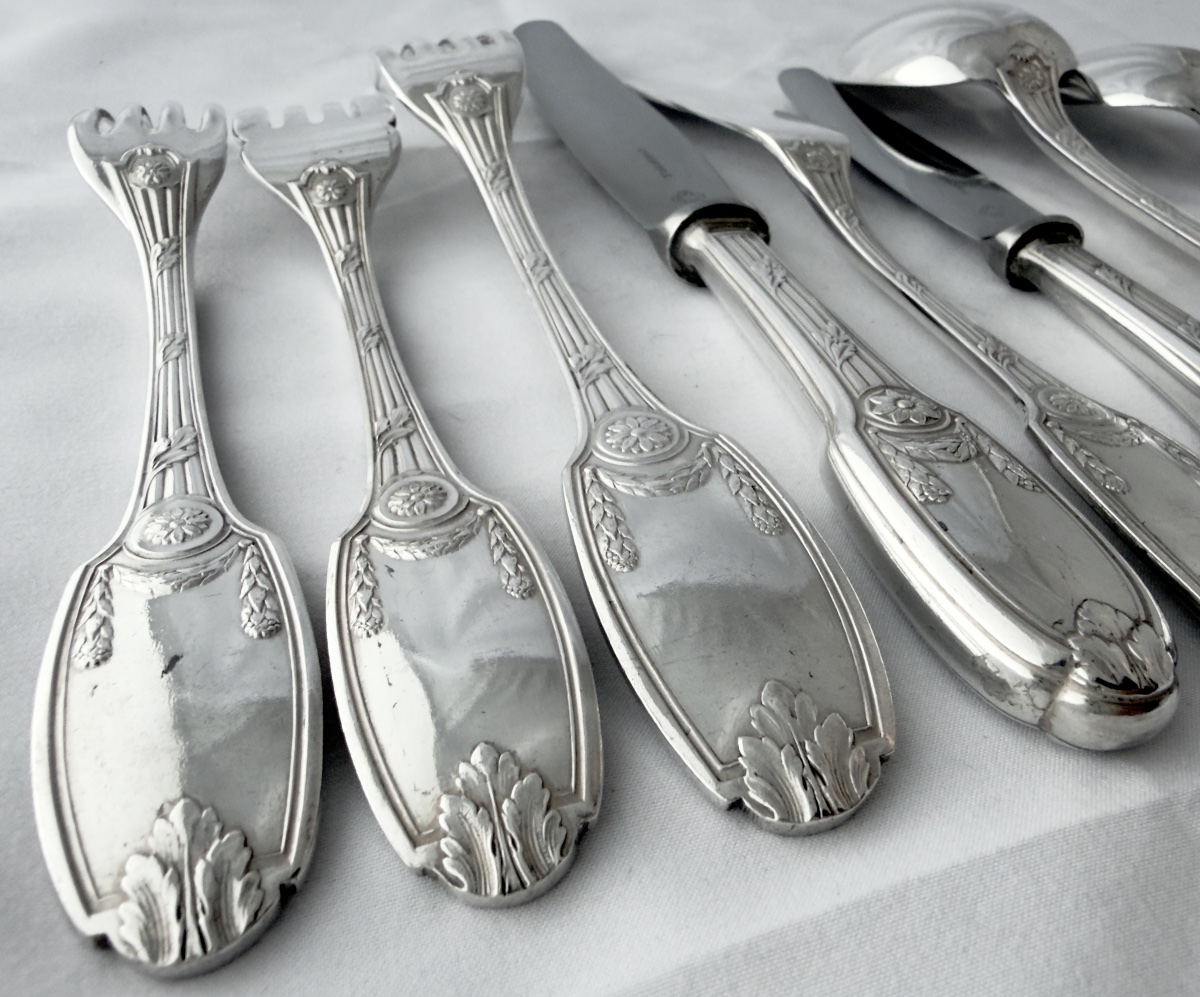 Christofle « Delafosse » 106 pièces en parfait état, Louis XVI , 12 personnes métal argenté -photo-1
