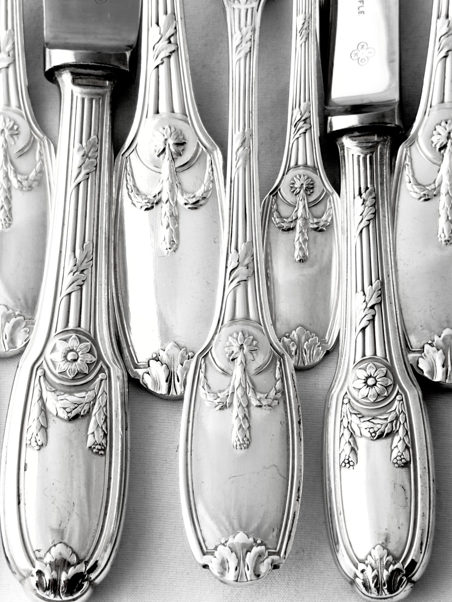 Christofle « Delafosse » 106 pièces en parfait état, Louis XVI , 12 personnes métal argenté 
