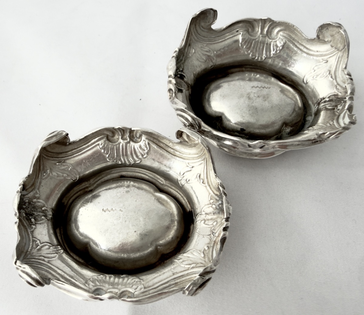 Genoa, 1760–1780, A Pair Of Solid-metal Louis XV Salt Shakers-photo-2