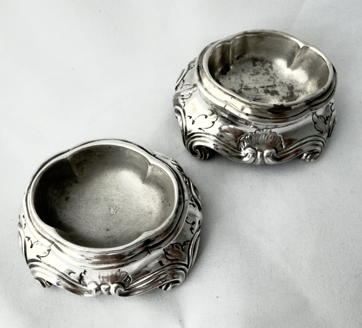 Genoa, 1760–1780, A Pair Of Solid-metal Louis XV Salt Shakers-photo-3