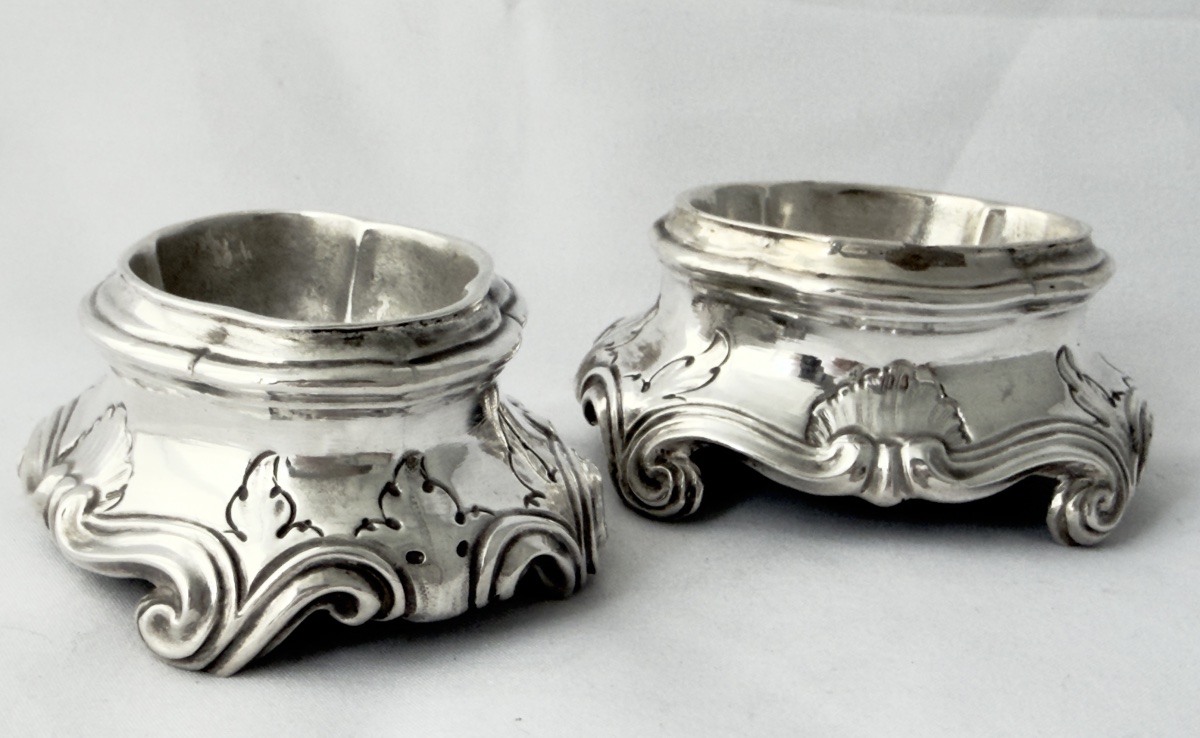 Genoa, 1760–1780, A Pair Of Solid-metal Louis XV Salt Shakers-photo-1