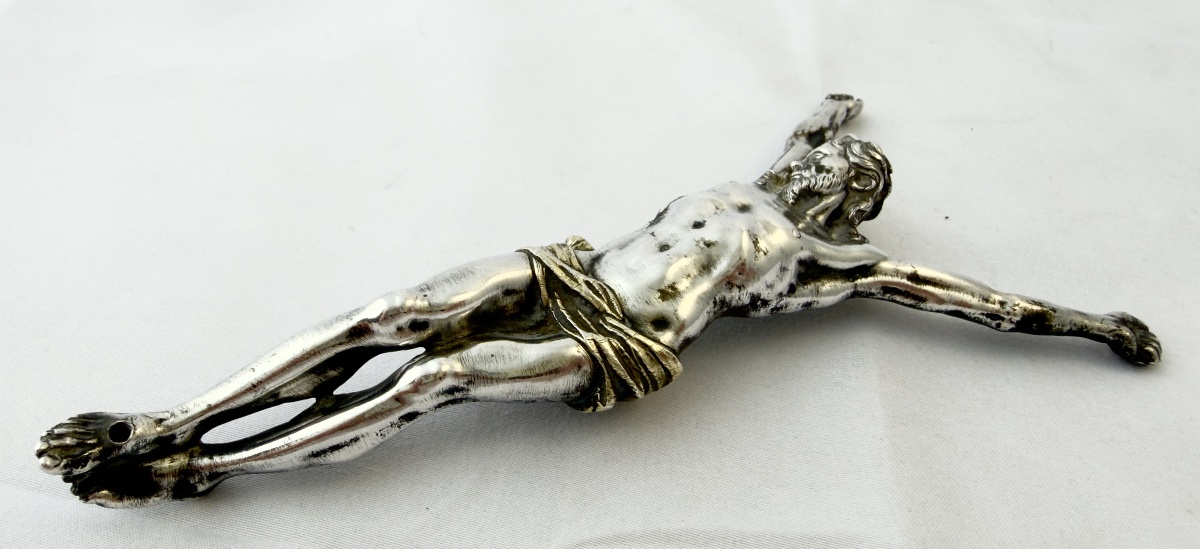 Flandres 1680-1720, argent massif et vermeil, corpus Christi en argent fondu-photo-2