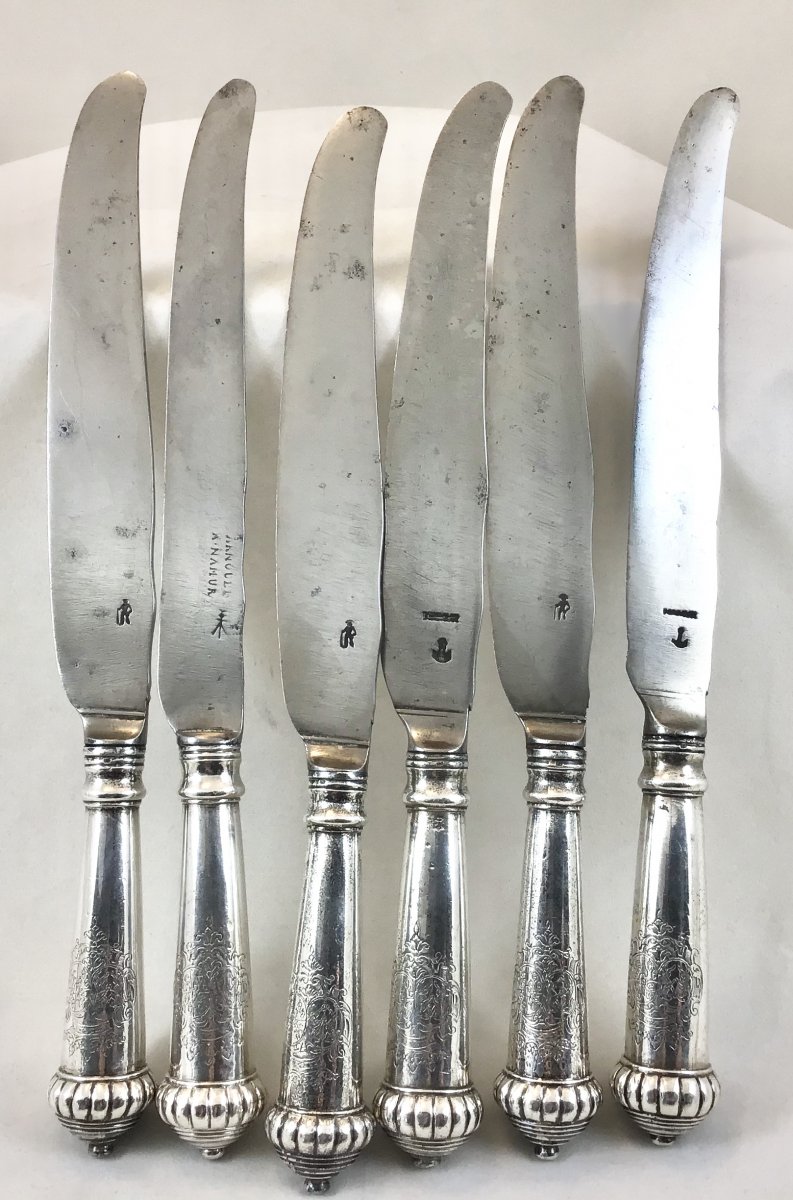 6 Emblazoned Silver Knives, Namur Late 18th- Early 18th, Handle Stock-photo-3