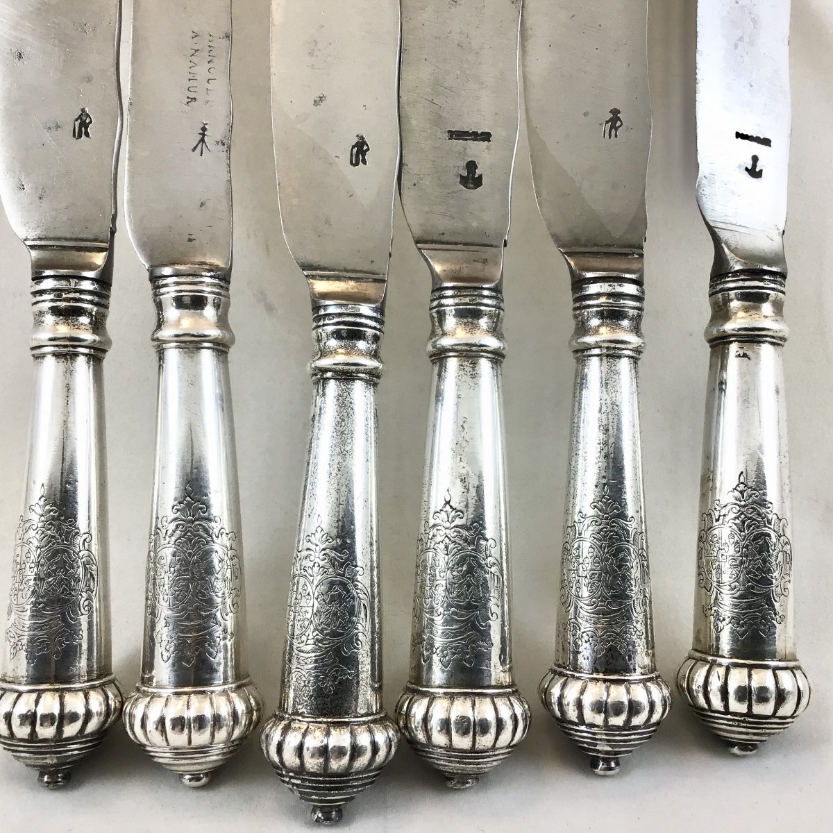 6 Emblazoned Silver Knives, Namur Late 18th- Early 18th, Handle Stock-photo-8