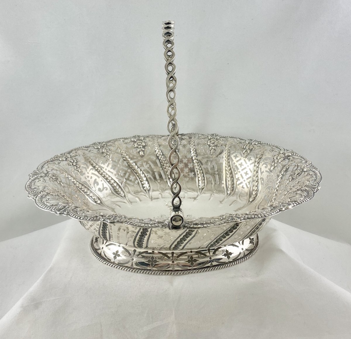 Basket George Ii, London 1759, Sterling Silver, Coat Of Arms Of Count Darcy-photo-1