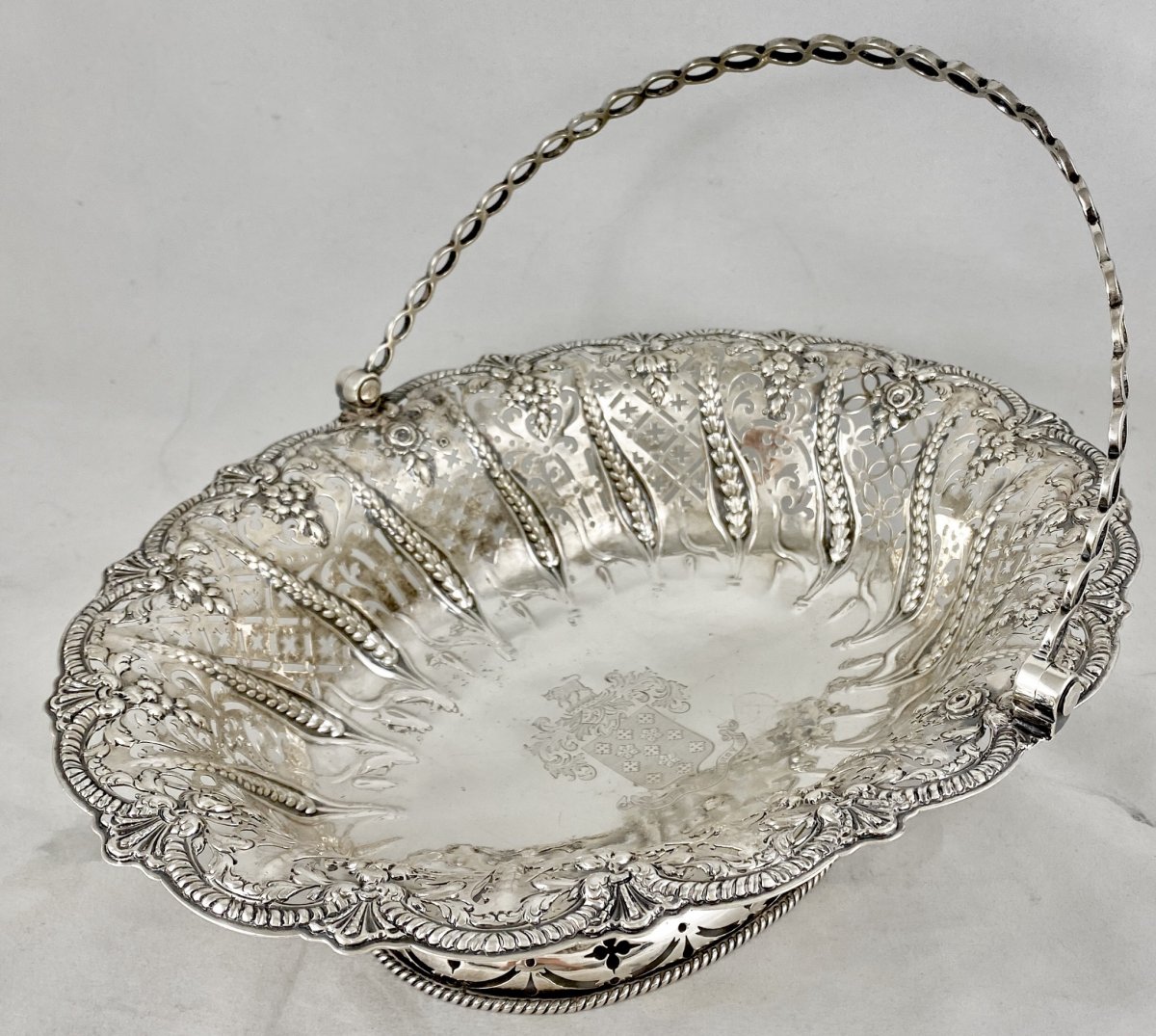 Basket George Ii, London 1759, Sterling Silver, Coat Of Arms Of Count Darcy-photo-5