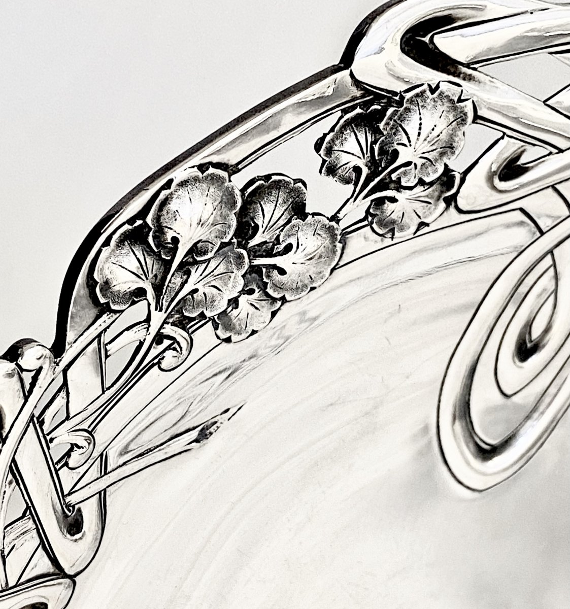 Pair Of Art Nouveau Prentation Dishes , Sterling Silver, France 1890-1900, Alphonse Debain