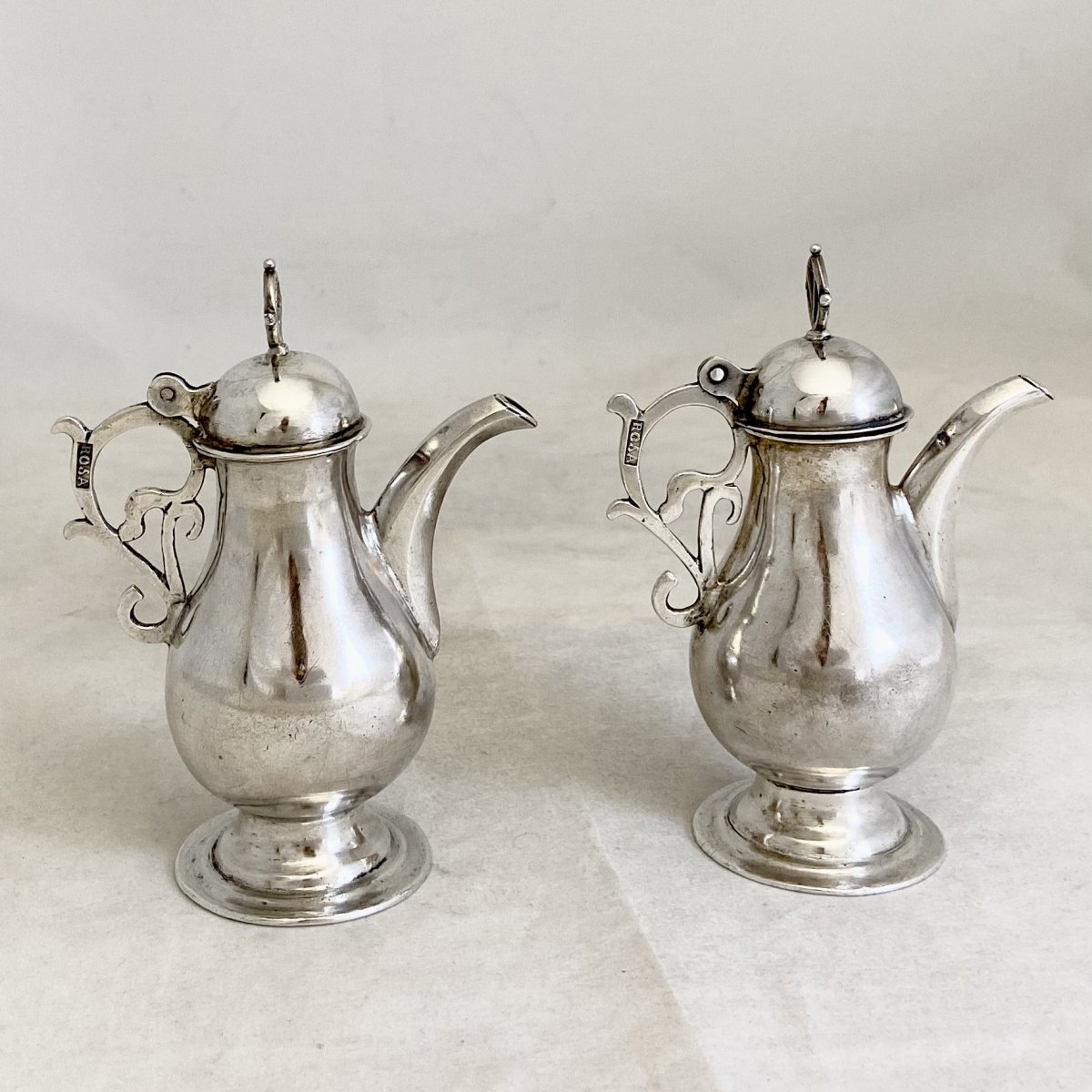 Pair Of Burettes, Spain 1680-1730, Sterling Silver, Silversmith Rosa, Pair Of Bulbs