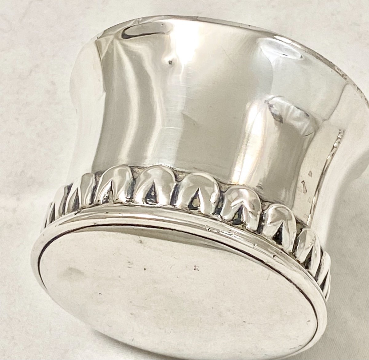 Shaker In Sterling Silver. Holland, 1927-photo-2