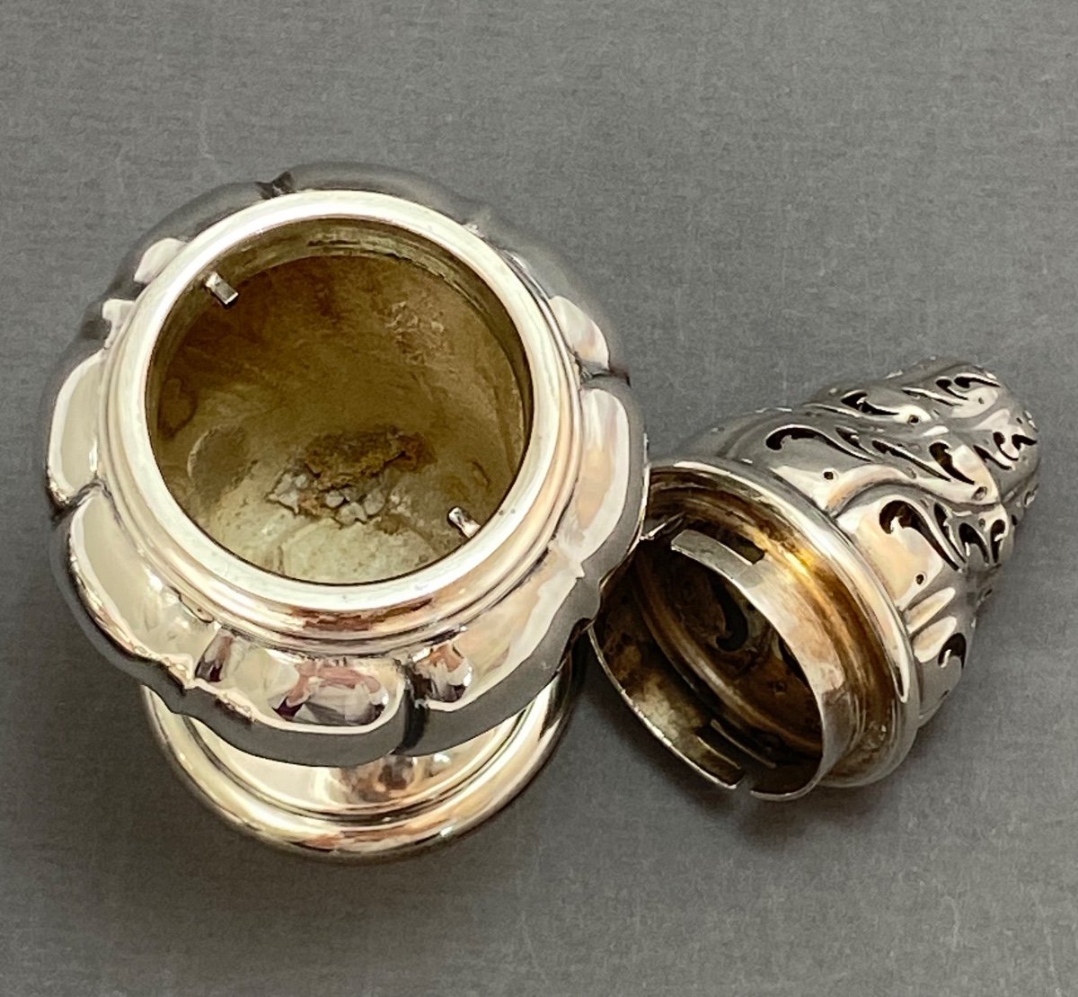 Pair Of Louis XV  Casters, Sterling Silver, Altenloh For Matelot In Liège 1900-1930-photo-1