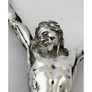 Flandres 1680-1720, argent massif et vermeil, corpus Christi en argent fondu