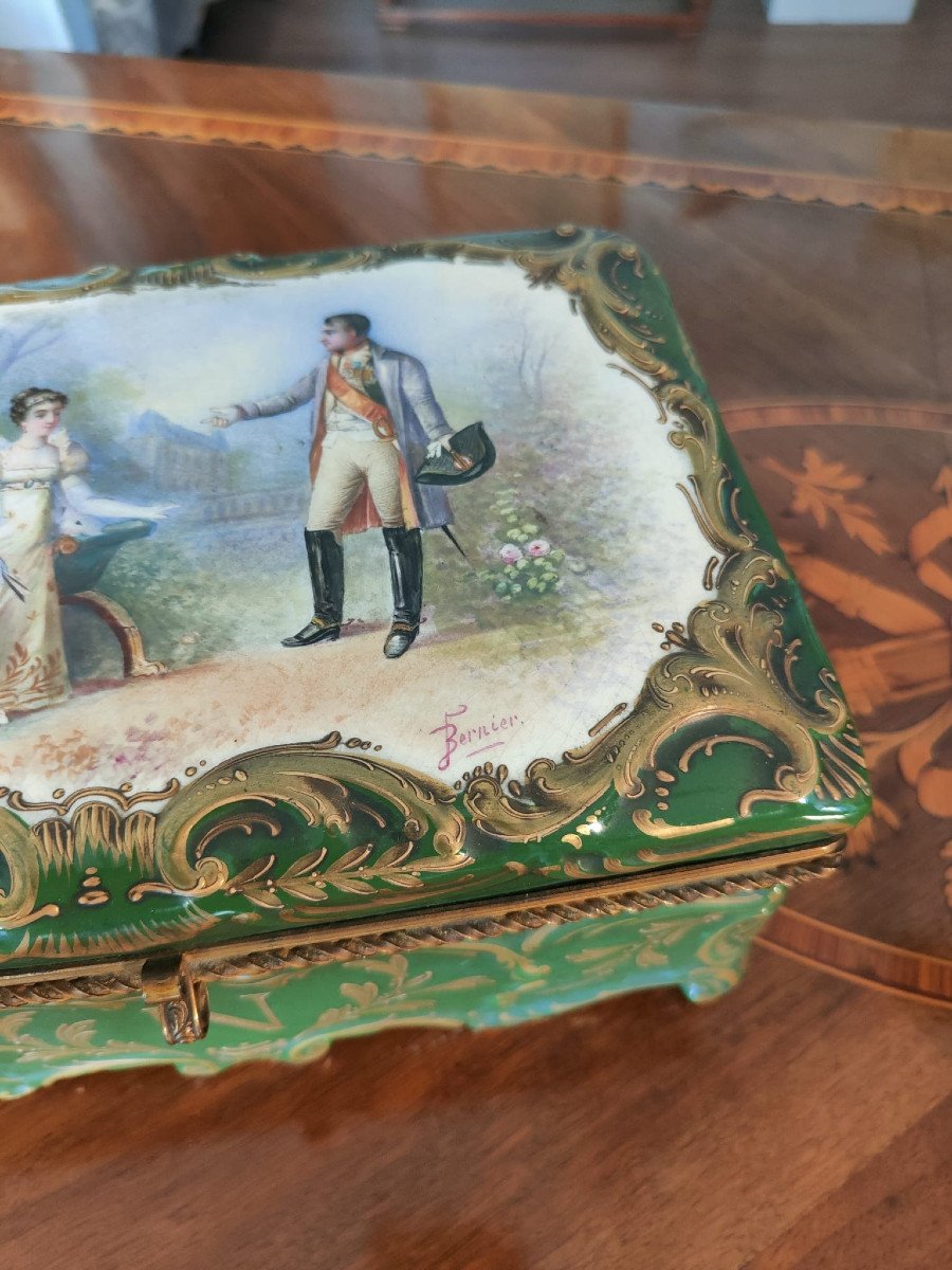 Grande Boîte En Porcelaine De Sèvres-photo-2