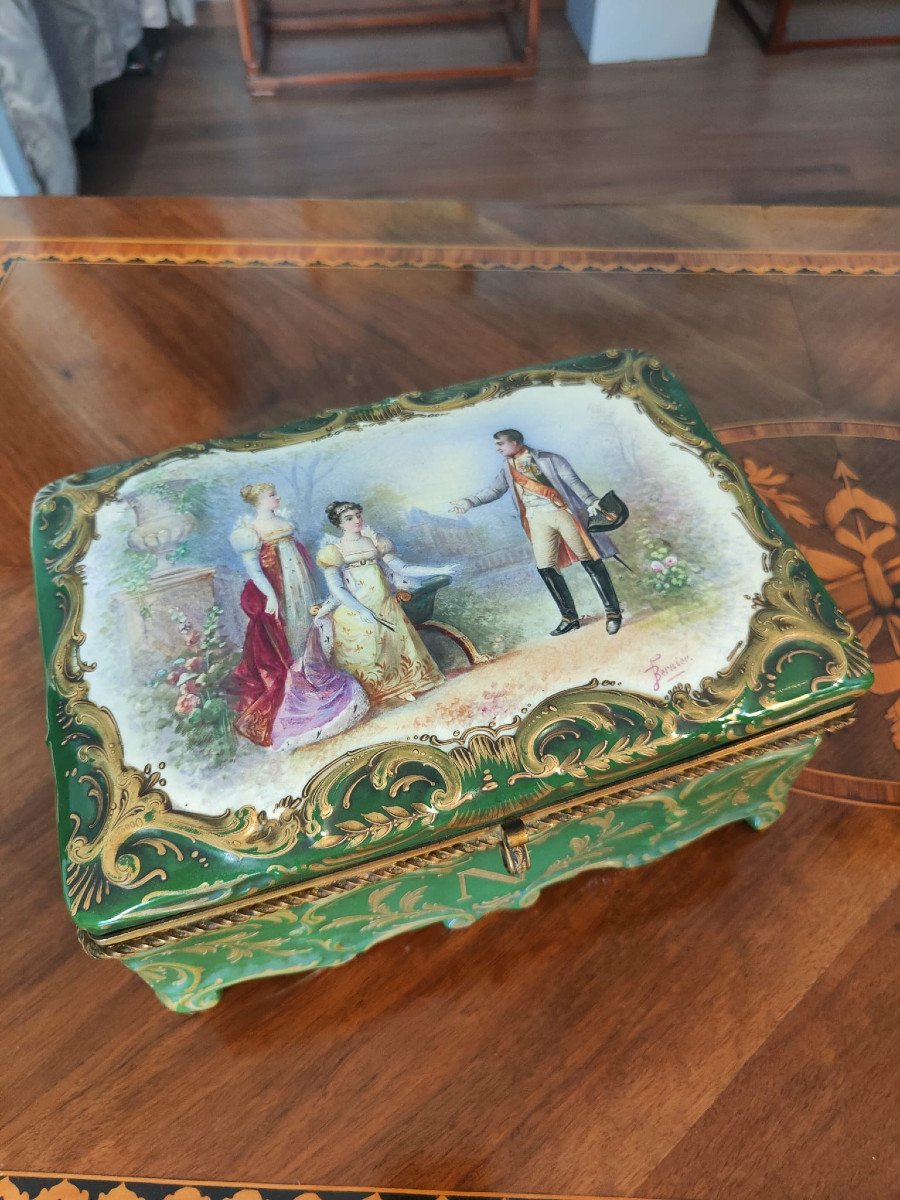 Grande Boîte En Porcelaine De Sèvres-photo-4