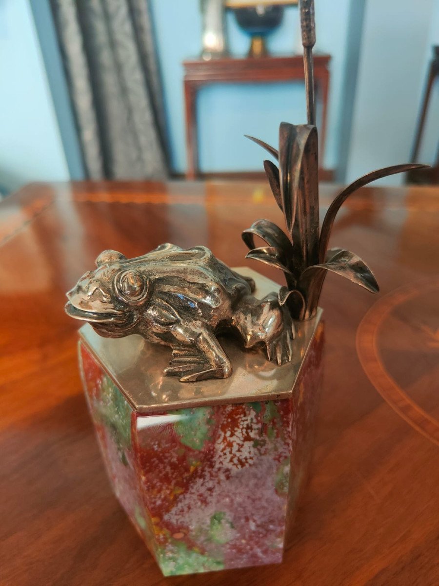 Beautiful Frog-shaped Jasper Box In Silver.-photo-2