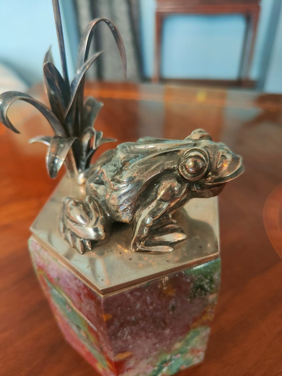 Belle Boîte En Jaspe En Forme De Grenouille En Argent.-photo-1