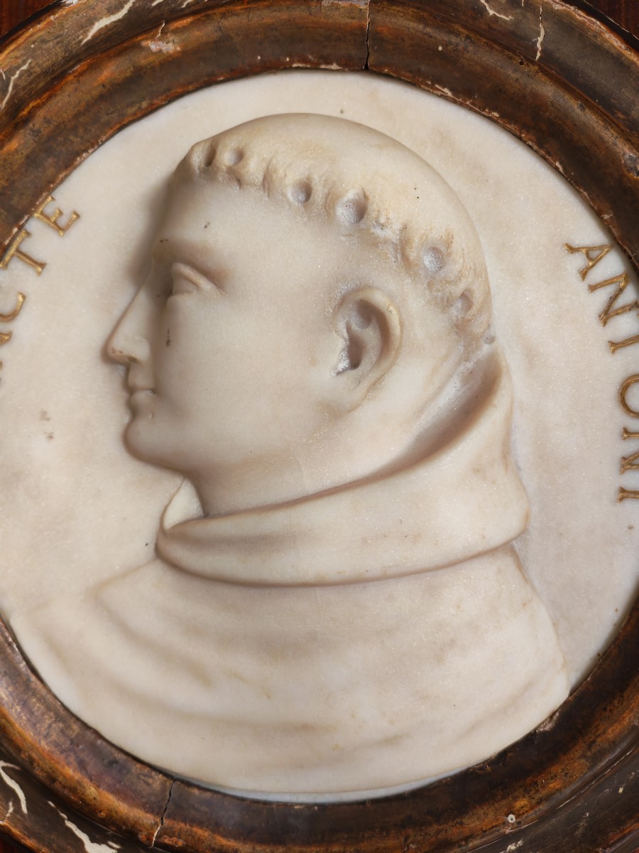18th-century Marble Medallion-photo-2