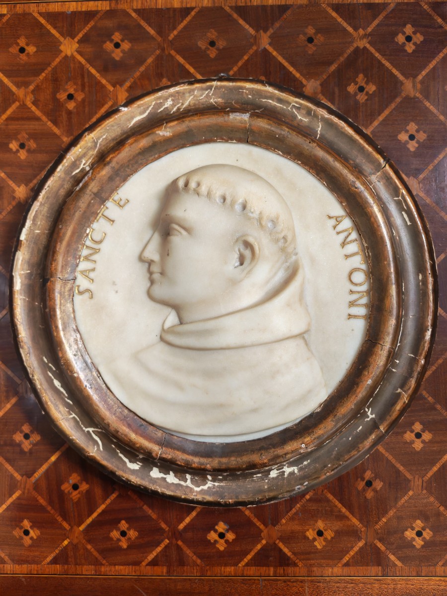 18th-century Marble Medallion