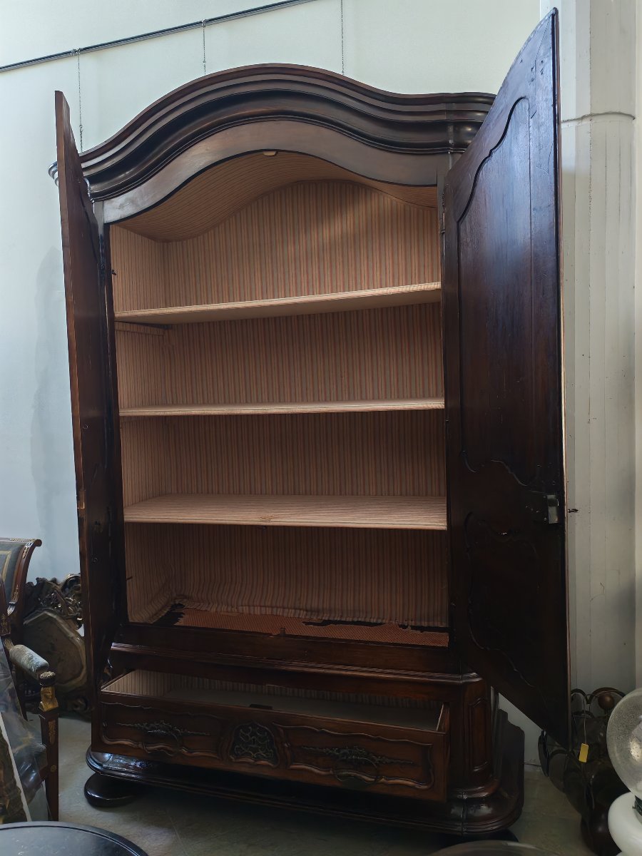 Majestueuse armoire française en noyer massif datant du XVIIIe siècle-photo-4