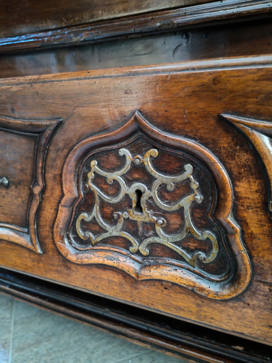Majestueuse armoire française en noyer massif datant du XVIIIe siècle-photo-4