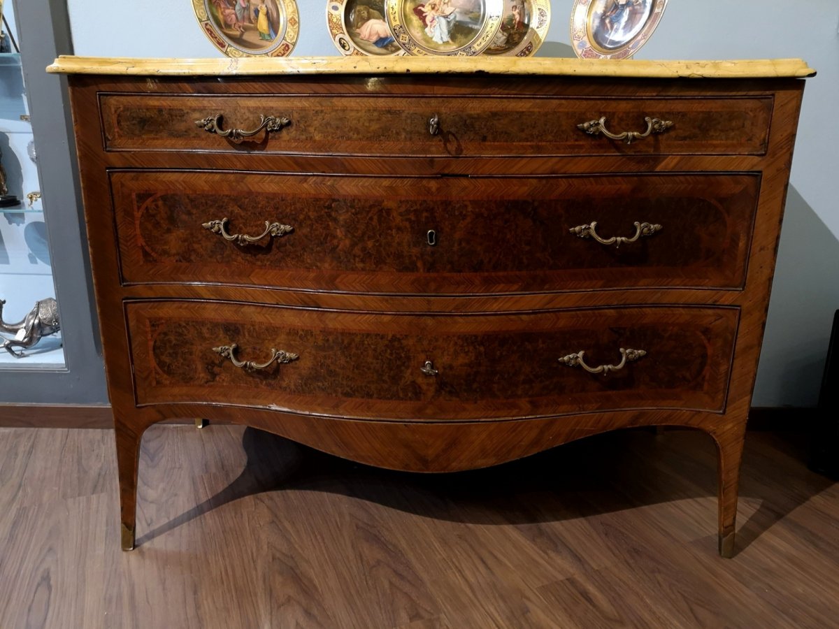 Commode, Naples, XVIIIe Siècle