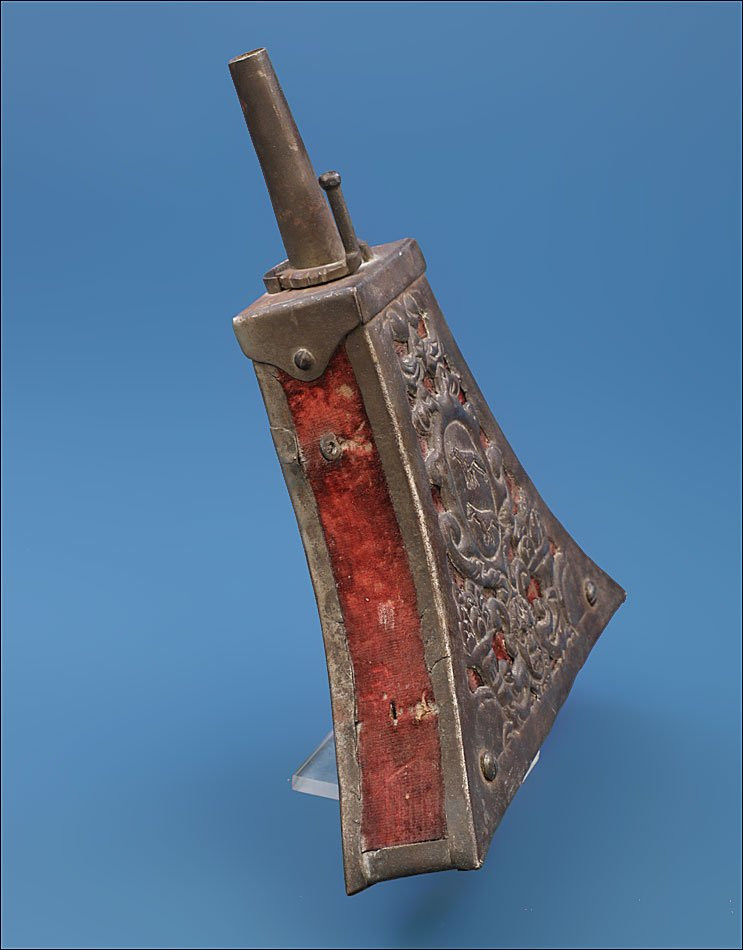 Antique Powder Flask For Harquebusier. Spain 16th C, Circa 1580-photo-1