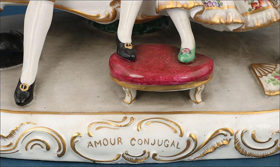 Figure Ancienne En Porcelaine Française Du XIXe Siècle : 'amour Conjugal'-photo-2