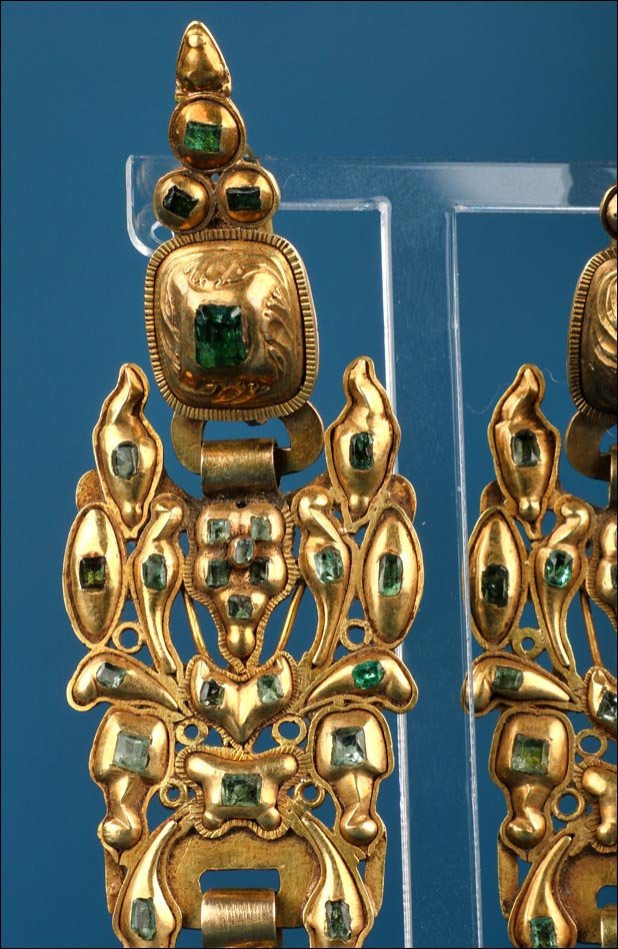 Anciens boucles d’oreilles Catalans en Or et Émeraudes Naturelles. XVIII siècle-photo-1