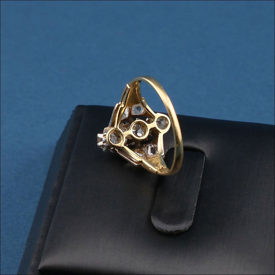 Antique 18k Gold Ring With 7 Natural Diamonds-photo-1