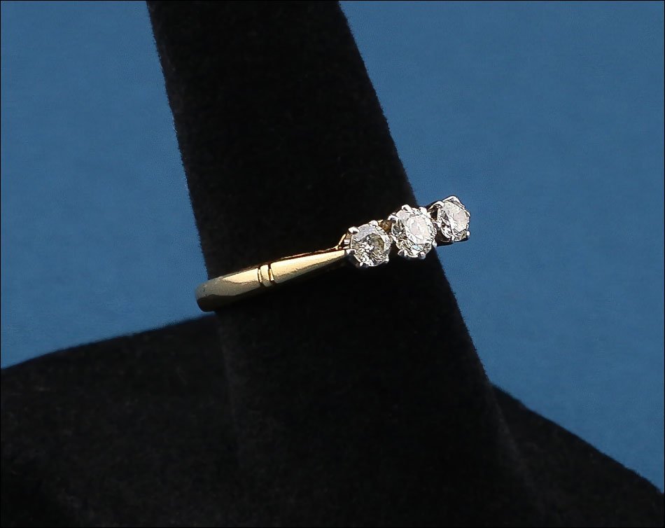 Bague trilogie vintage en or 18K avec trois diamants naturels centraux-photo-4