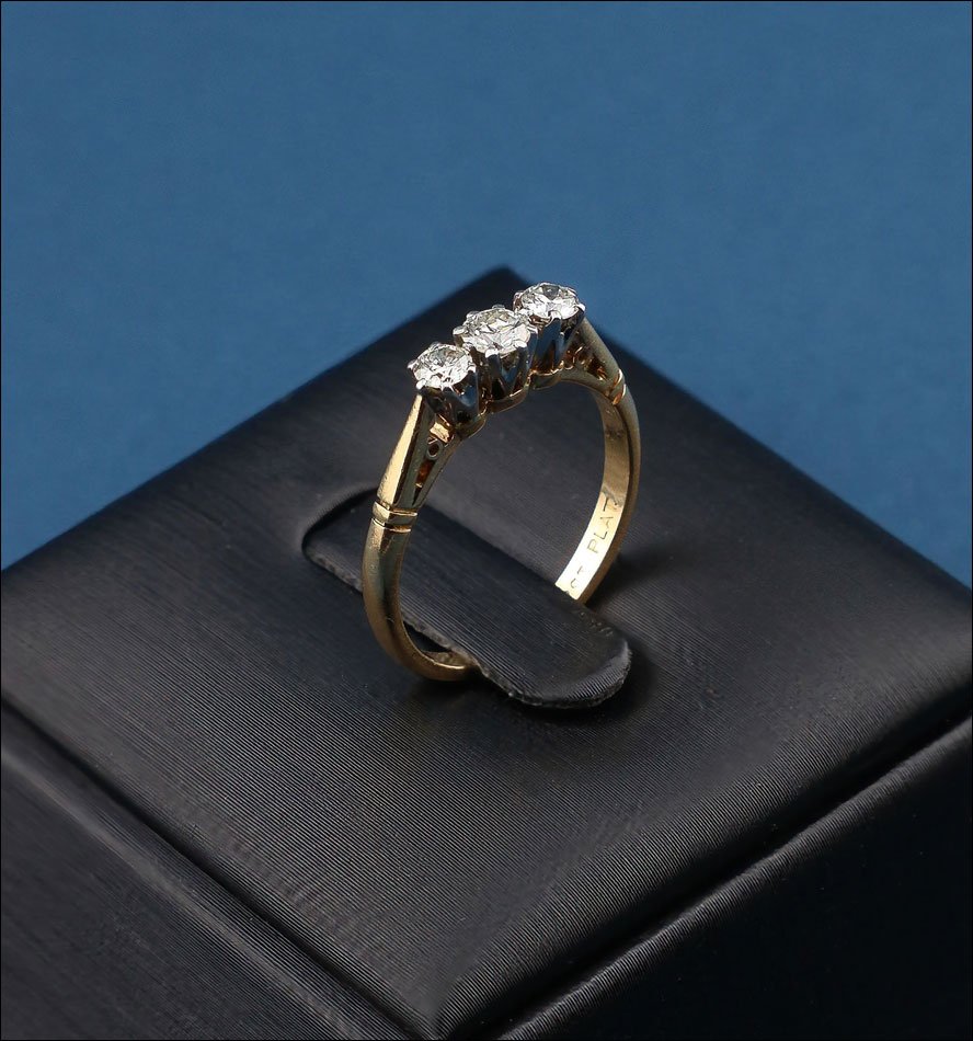 Bague trilogie vintage en or 18K avec trois diamants naturels centraux-photo-2