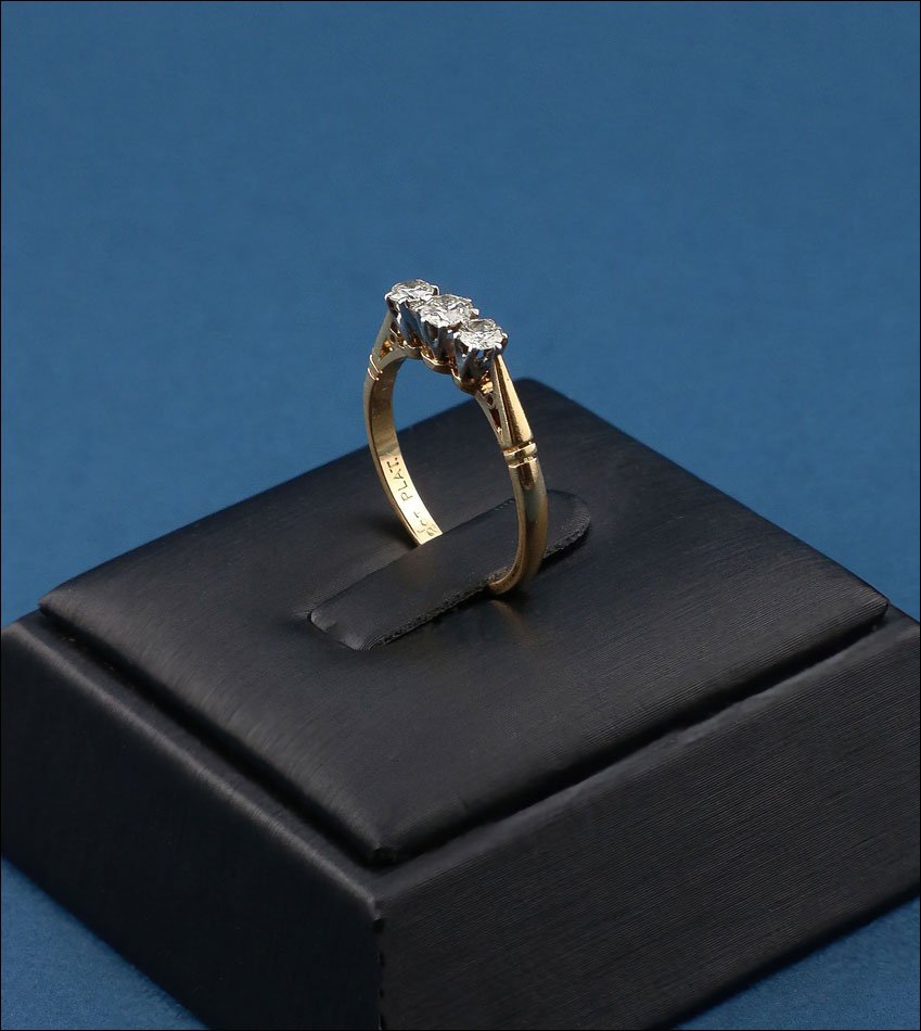 Bague trilogie vintage en or 18K avec trois diamants naturels centraux-photo-3