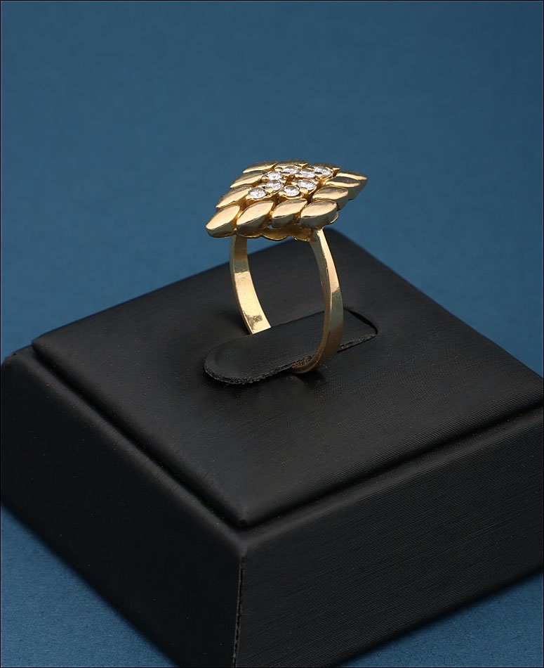 Vintage Matching Ring And Earrings, 18k Gold Set With Natural Diamonds-photo-1
