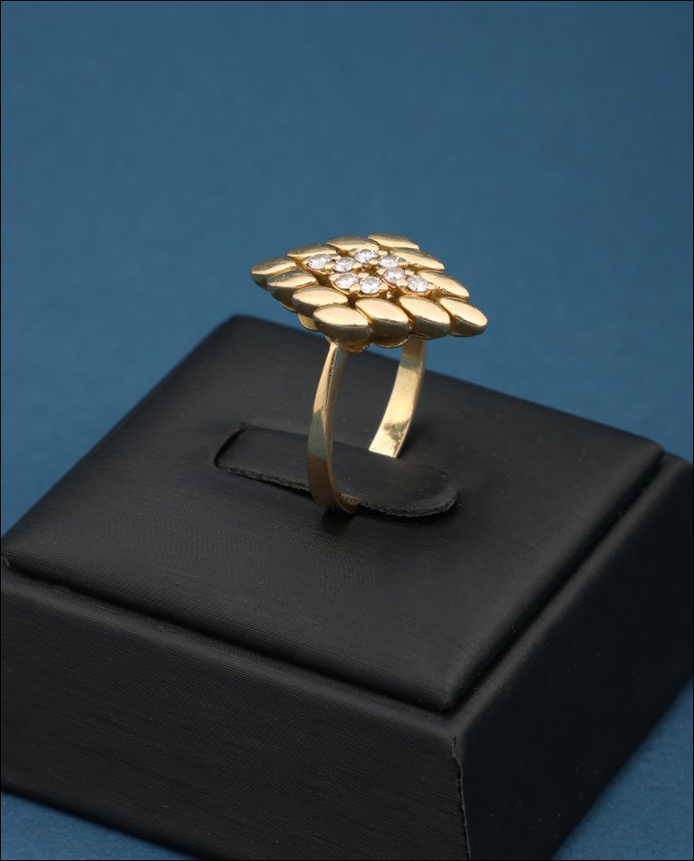 Vintage Matching Ring And Earrings, 18k Gold Set With Natural Diamonds-photo-3