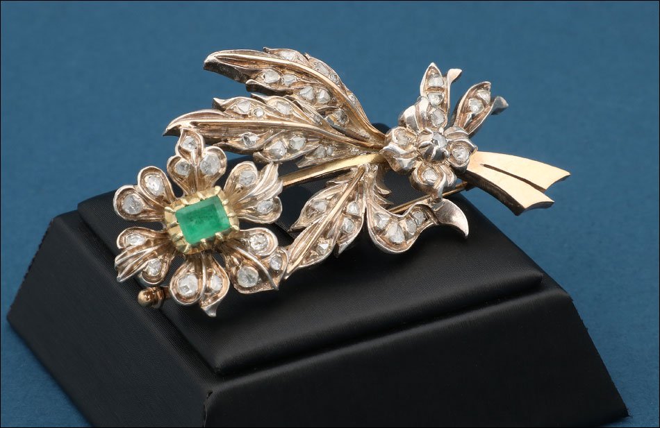 Spanish 18k Gold Brooch With Natural Emerald And 49 Diamonds, Circa 1950-photo-4