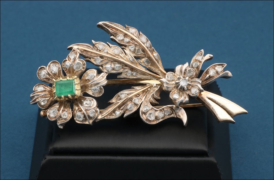 Spanish 18k Gold Brooch With Natural Emerald And 49 Diamonds, Circa 1950