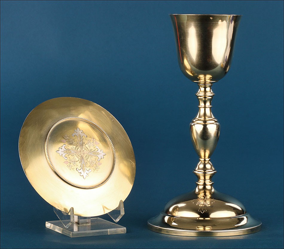 Ancien calice en bronze et argent avec patène en argent doré. France, vers 1900