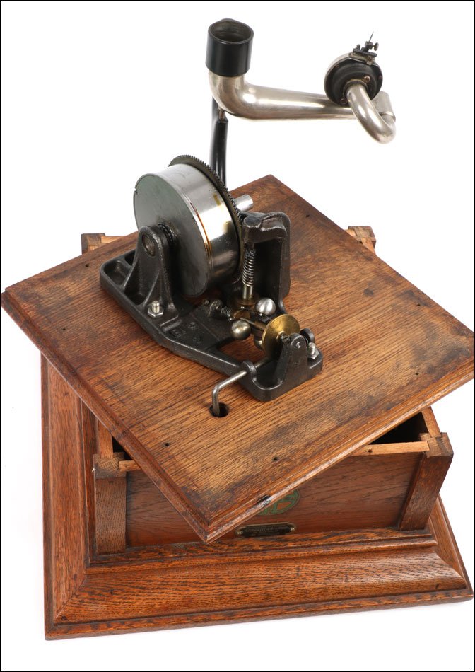 Antique Zonophone Mod. 3 (hvo) Gramophone, England. 1919 - 1921-photo-7