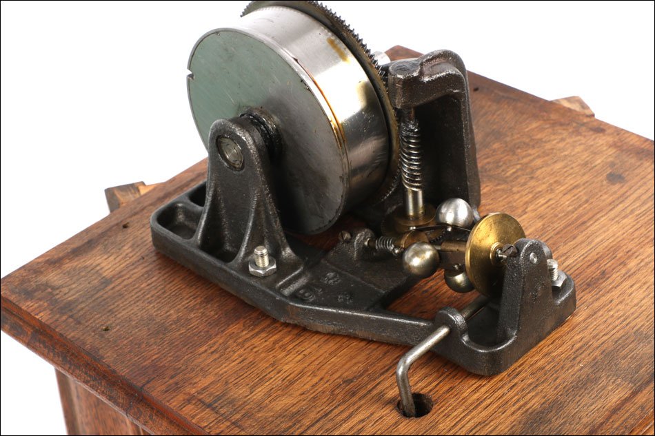 Antique Zonophone Mod. 3 (hvo) Gramophone, England. 1919 - 1921-photo-8