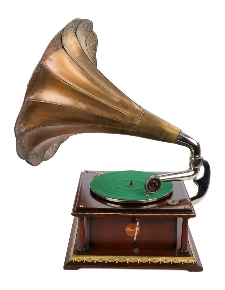 Antique Chantal Gramophone-phonograph With Brass Horn. Belgium Circa 1920-photo-1