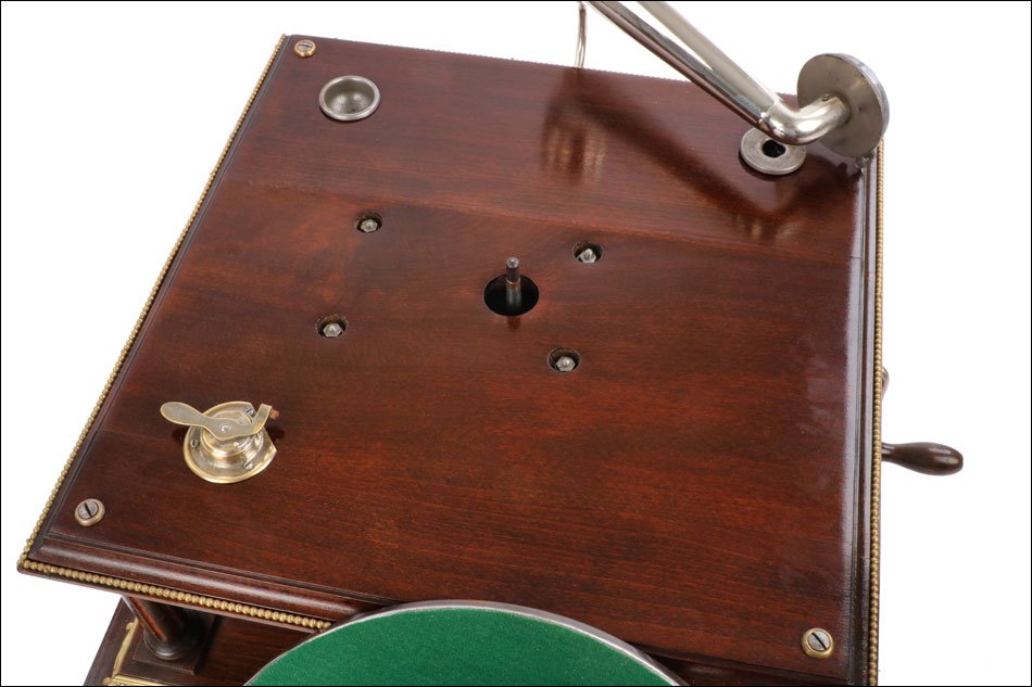 Antique Chantal Gramophone-phonograph With Brass Horn. Belgium Circa 1920-photo-7