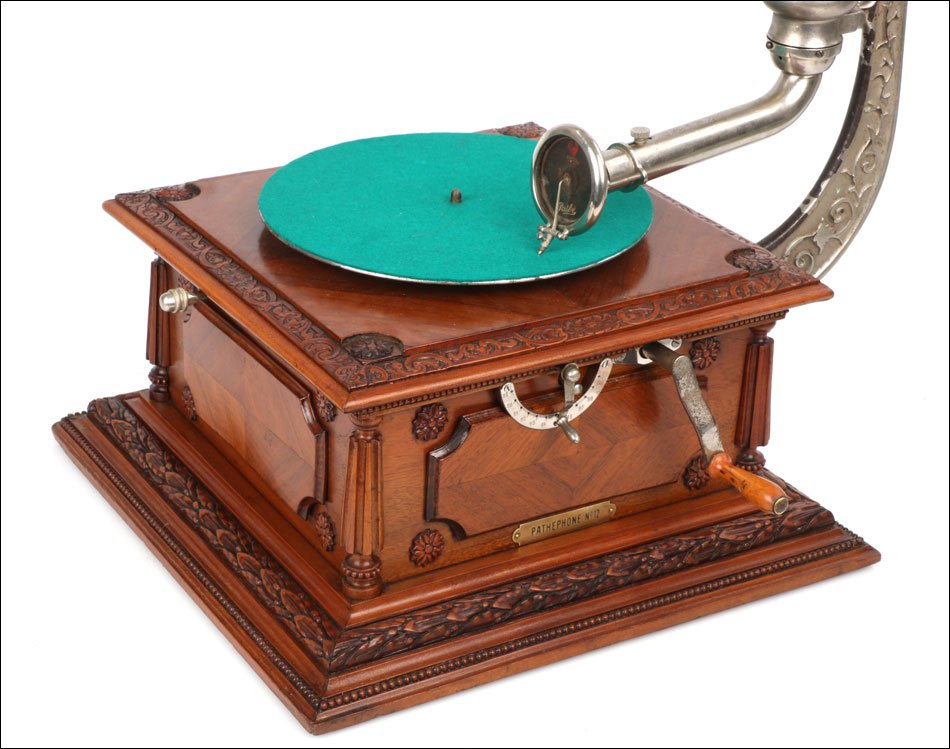 Antique Pathéphone No.12 Gramophone – Phonograph. Aluminum Horn. France C. 1915-photo-1